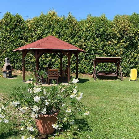 Ferienwohnung Babati Apartmanhaz Zalakaros Exterior foto